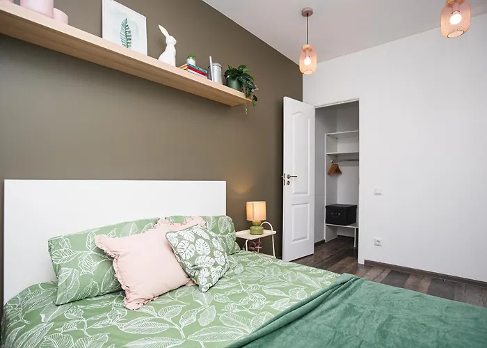 Stay By The Andrejsala Area With Free Parking And Reach The Old Town In 15 Min Walk