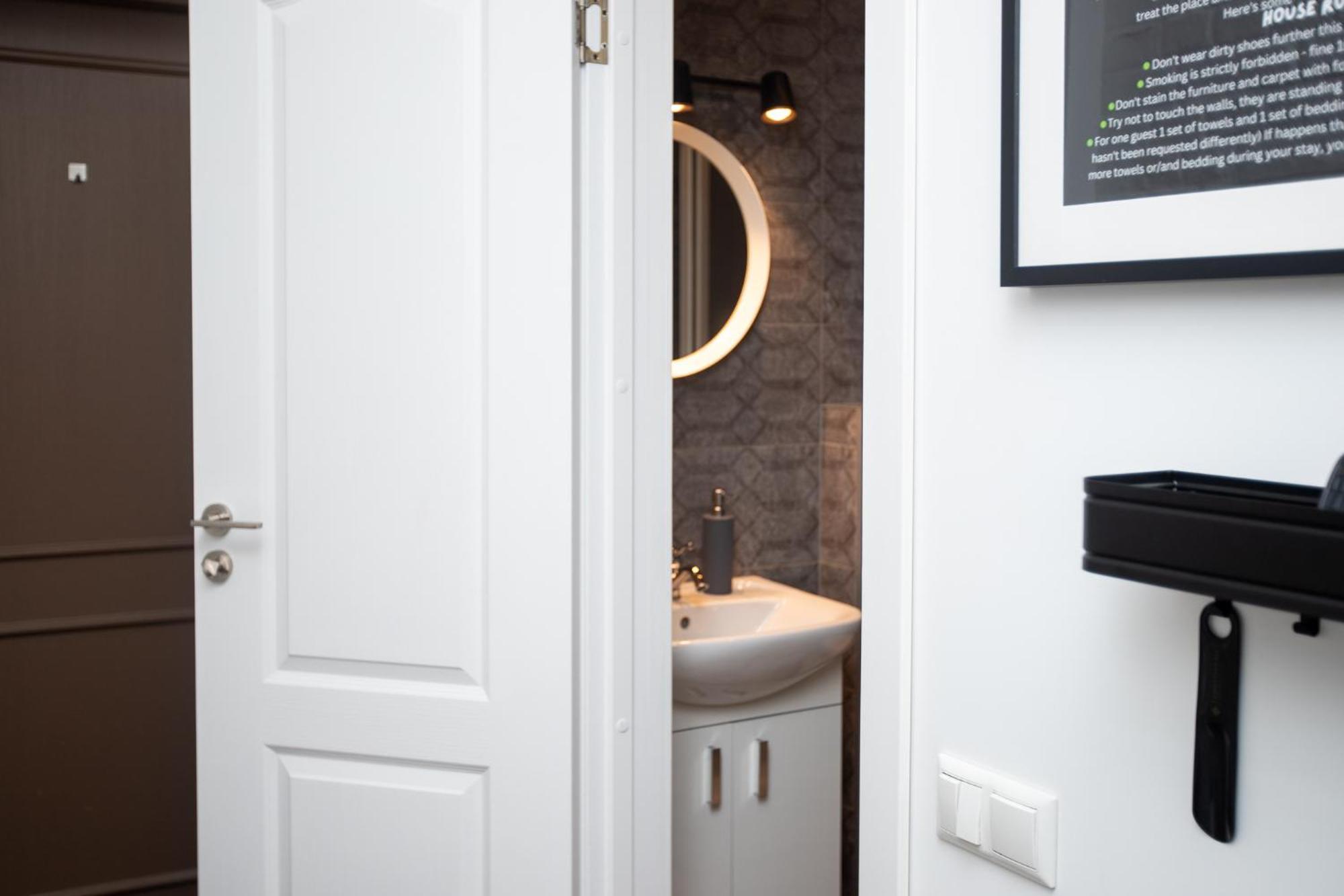 By The Andrejsala Area With Free Parking And Reach The Old Town In 15 Min Walk * Riga