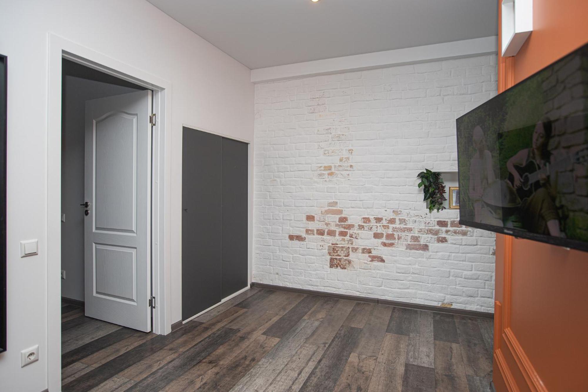 By The Andrejsala Area With Free Parking And Reach The Old Town In 15 Min Walk *
